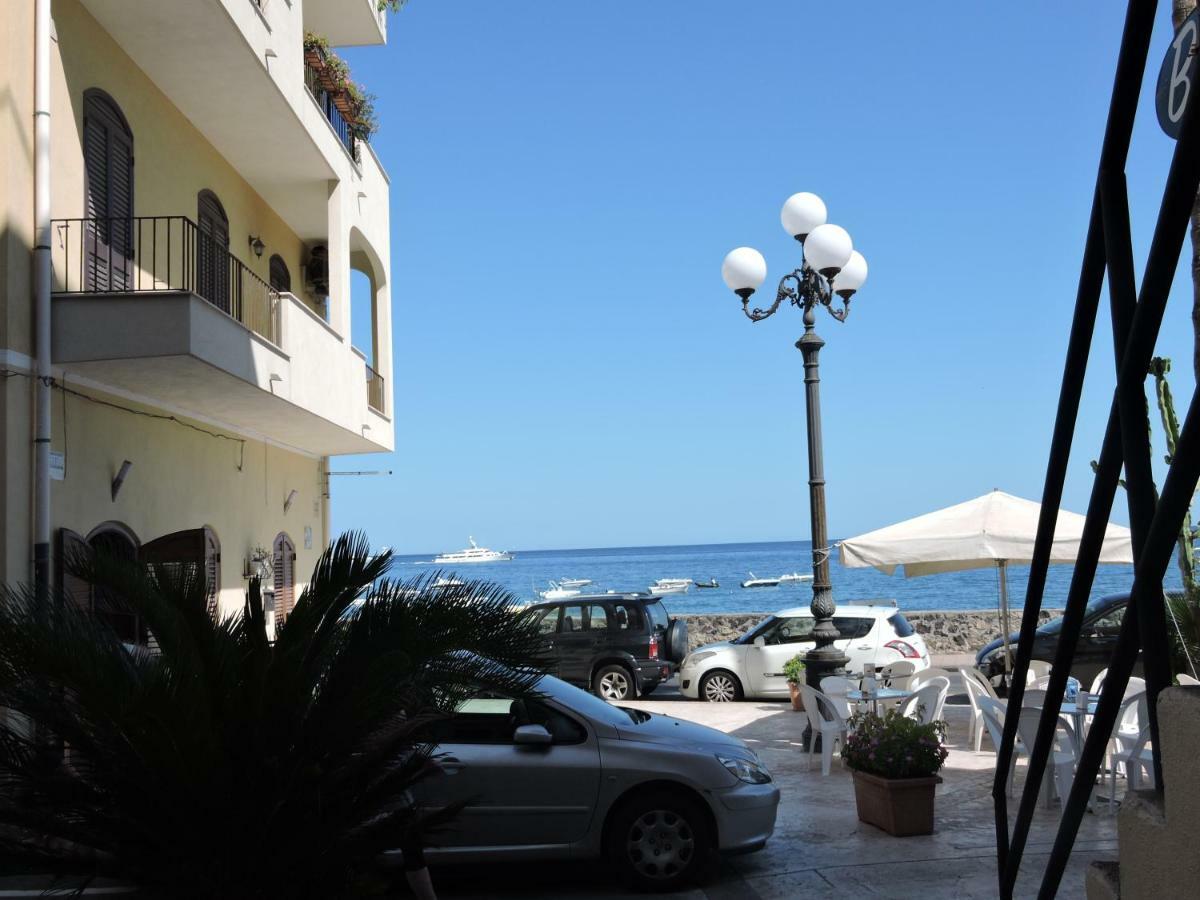 Maretna Apartment Giardini Naxos Luaran gambar